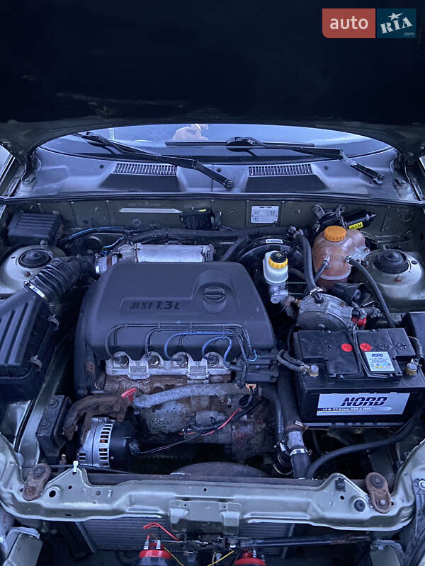 Седан Daewoo Sens 2003 в Кременце