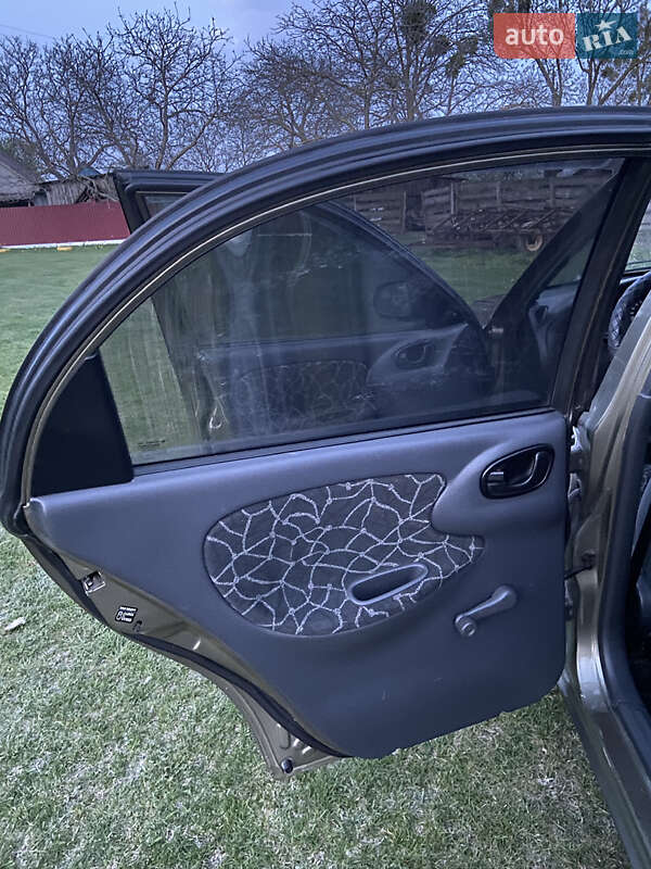 Седан Daewoo Sens 2003 в Кременце