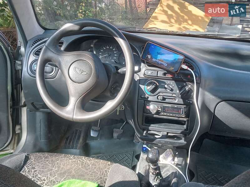 Седан Daewoo Sens 2004 в Львове