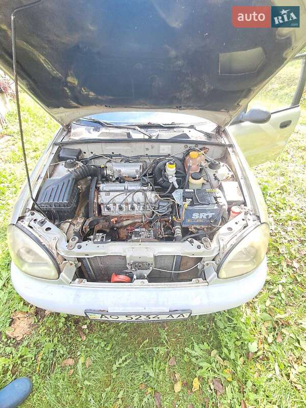 Седан Daewoo Sens 2004 в Буштино