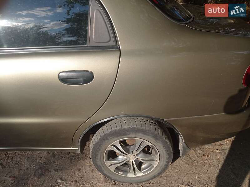 Седан Daewoo Sens 2005 в Дніпрі