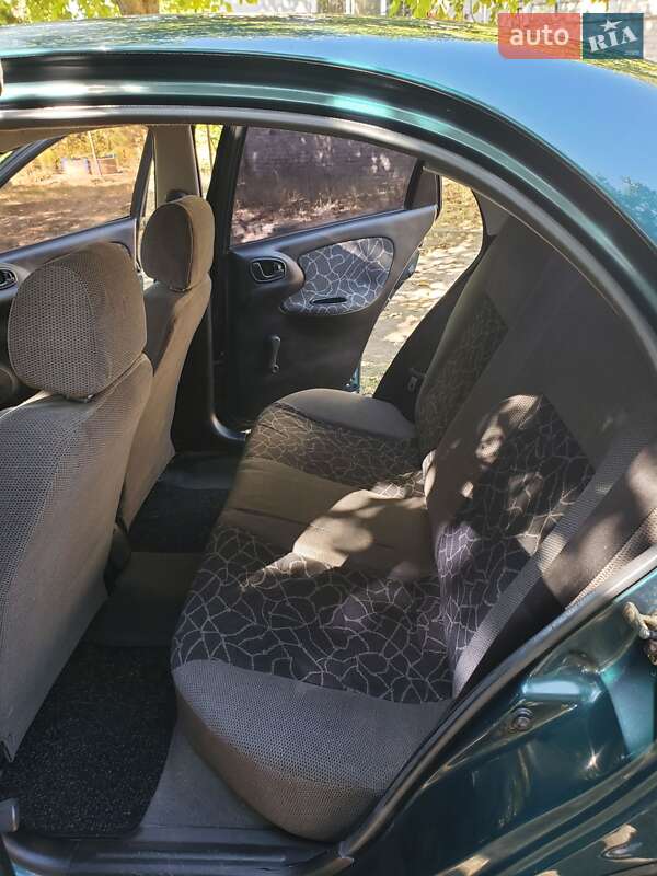 Седан Daewoo Sens 2001 в П'ятихатках