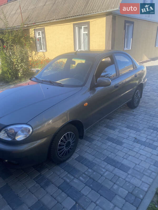 Седан Daewoo Sens 2012 в Коростені