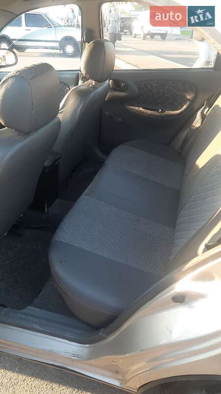 Седан Daewoo Sens 2004 в Киеве