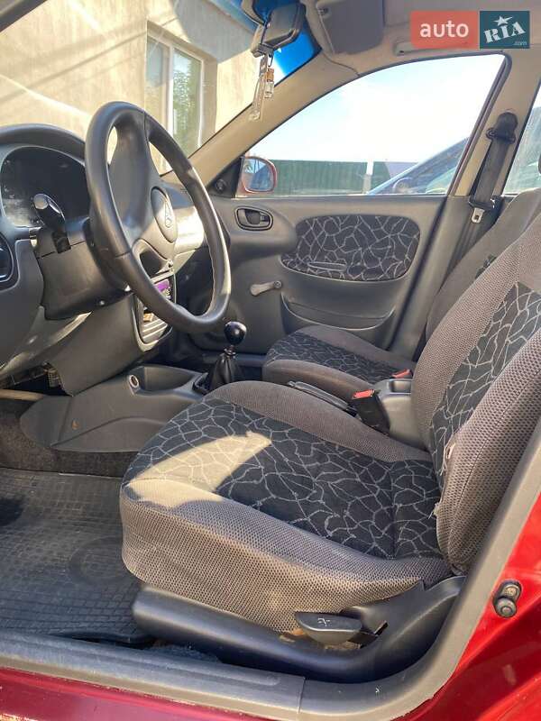 Седан Daewoo Sens 2004 в Чернігові