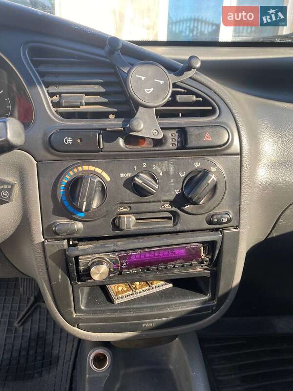 Седан Daewoo Sens 2004 в Чернігові