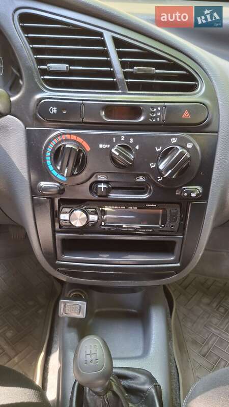 Седан Daewoo Sens 2005 в Царичанці