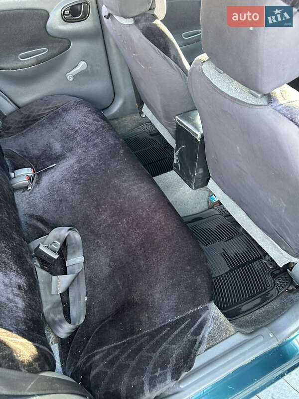 Седан Daewoo Sens 2004 в Хусте