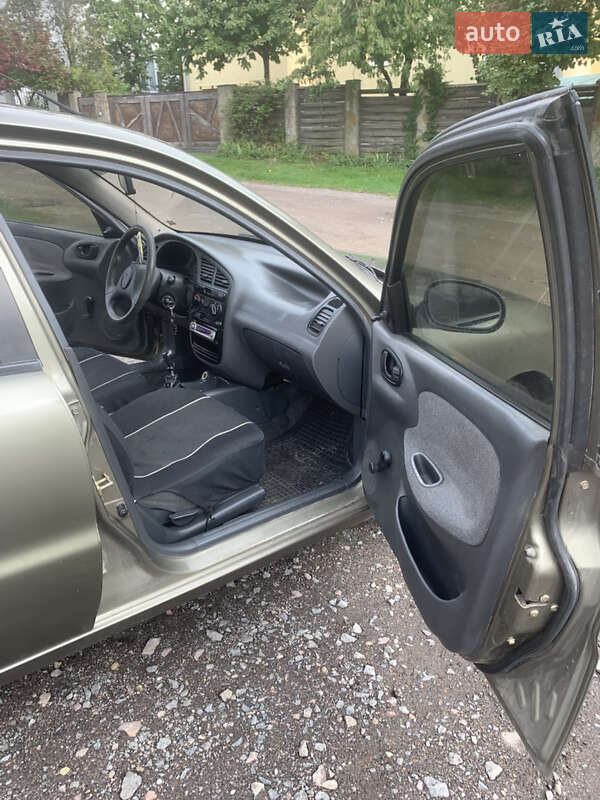 Седан Daewoo Sens 2005 в Львове