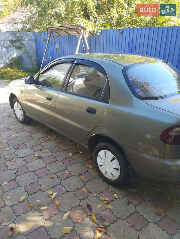 Седан Daewoo Sens 2004 в Глухове