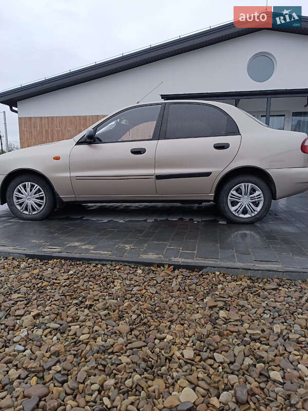 Седан Daewoo Sens 2004 в Стрые
