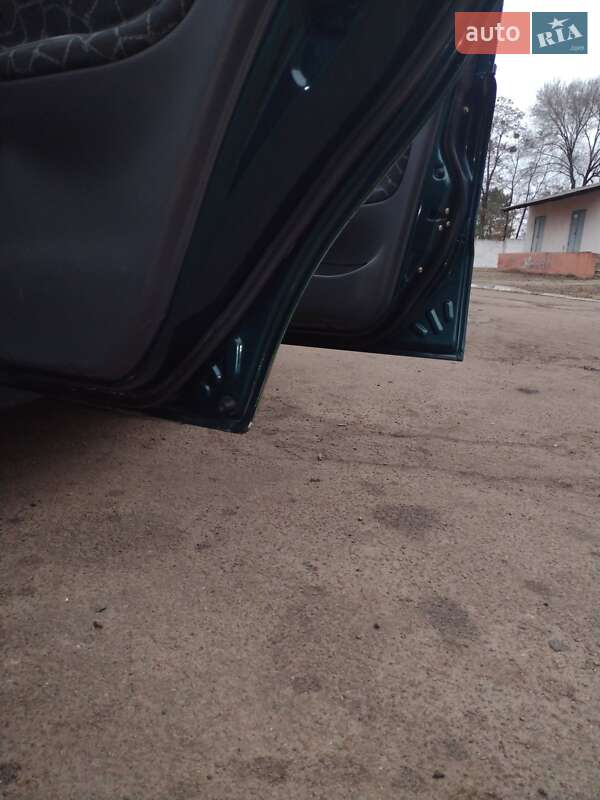 Седан Daewoo Sens 2003 в Городні