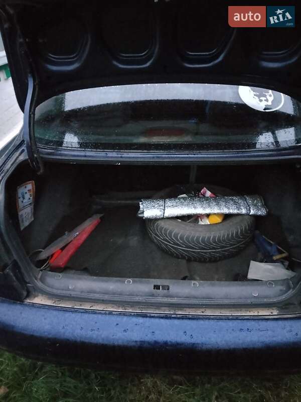 Седан Daewoo Sens 2004 в Умани