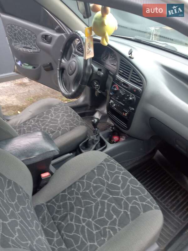 Седан Daewoo Sens 2003 в Рокитному