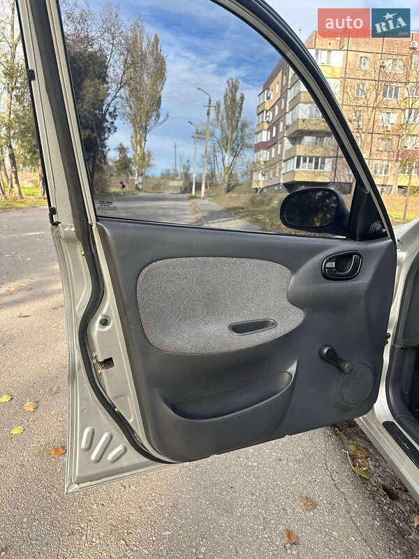 Седан Daewoo Sens 2004 в Кривому Розі