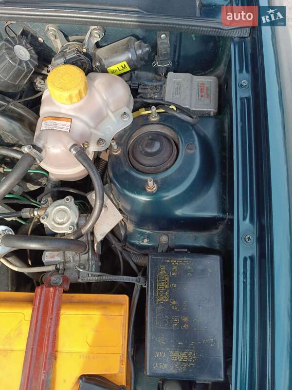 Седан Daewoo Sens 2003 в Дніпрі