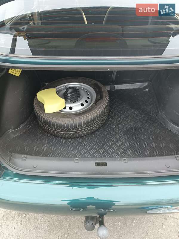 Седан Daewoo Sens 2003 в Дніпрі