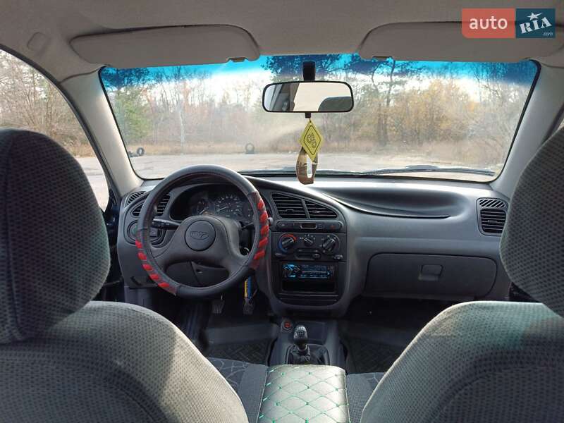 Седан Daewoo Sens 2003 в Дніпрі