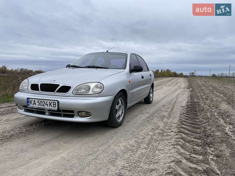 Седан Daewoo Sens 2002 в Малині