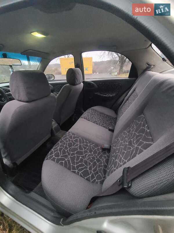 Седан Daewoo Sens 2004 в Гадяче