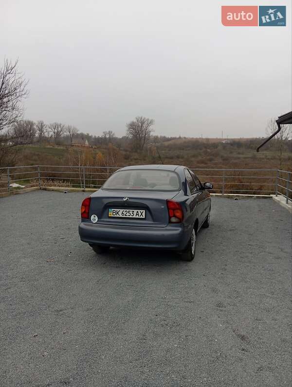 Седан Daewoo Sens 2010 в Рівному