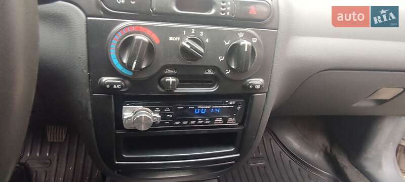 Седан Daewoo Sens 2004 в Дніпрі