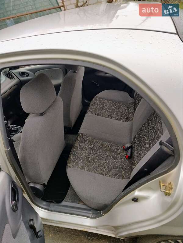 Седан Daewoo Sens 2005 в Кременчуці