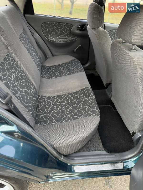 Седан Daewoo Sens 2003 в Киеве