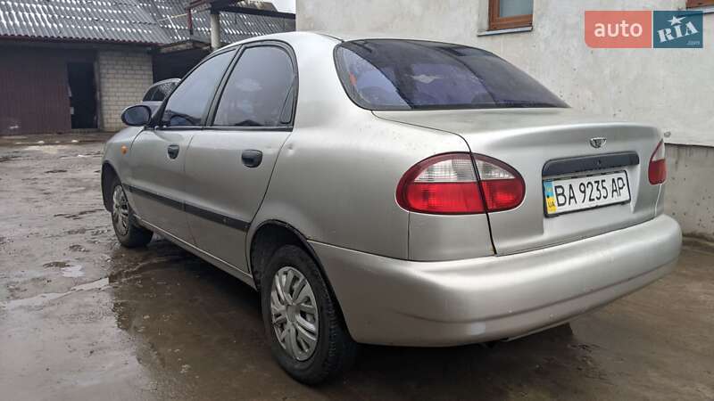 Седан Daewoo Sens 2004 в Радивиліві