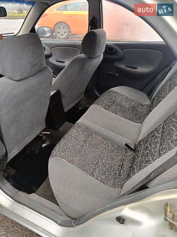 Седан Daewoo Sens 2004 в Тернополі