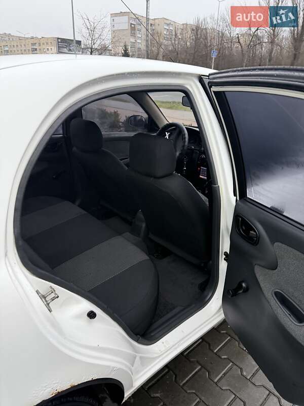 Седан Daewoo Sens 2004 в Виннице