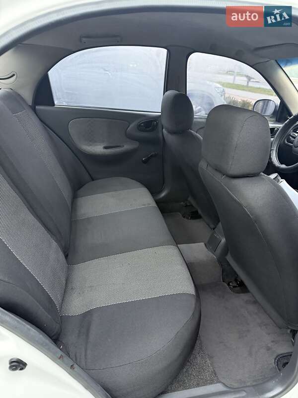 Седан Daewoo Sens 2004 в Виннице