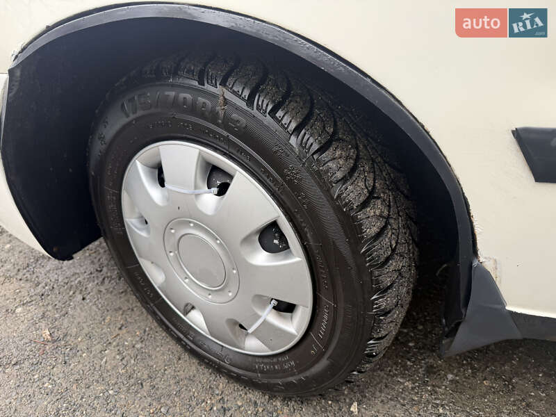 Седан Daewoo Sens 2003 в Днепре