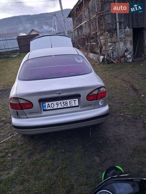 Седан Daewoo Sens 2004 в Синевире