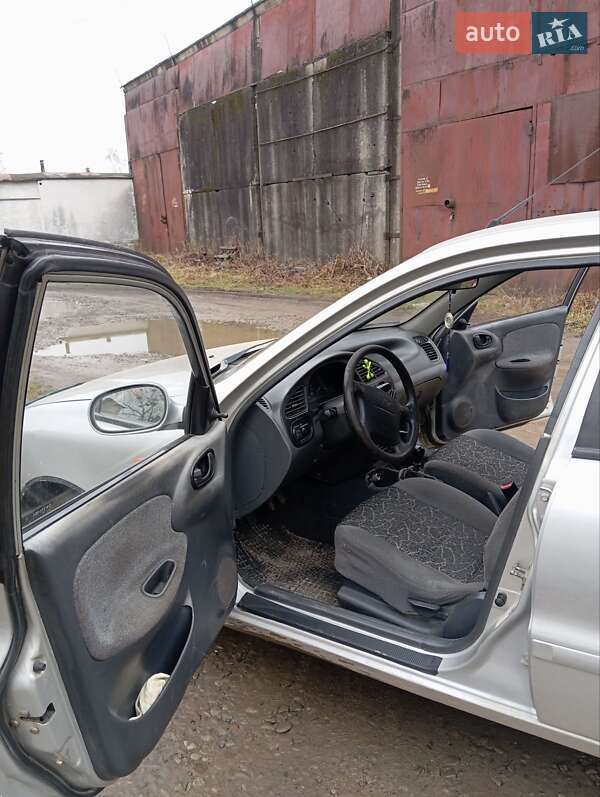 Седан Daewoo Sens 2004 в Калуше