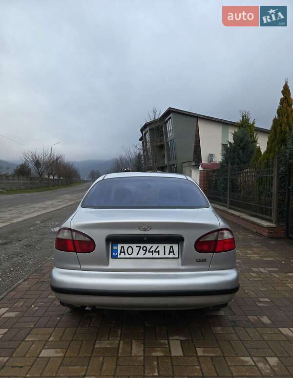 Седан Daewoo Sens 2005 в Иршаве