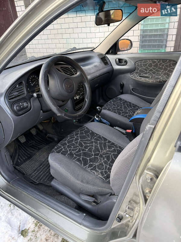 Седан Daewoo Sens 2004 в Березному