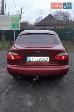 Седан Daewoo Sens 2002 в Гадяче