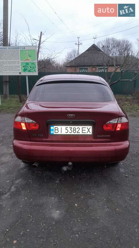 Седан Daewoo Sens 2002 в Гадяче