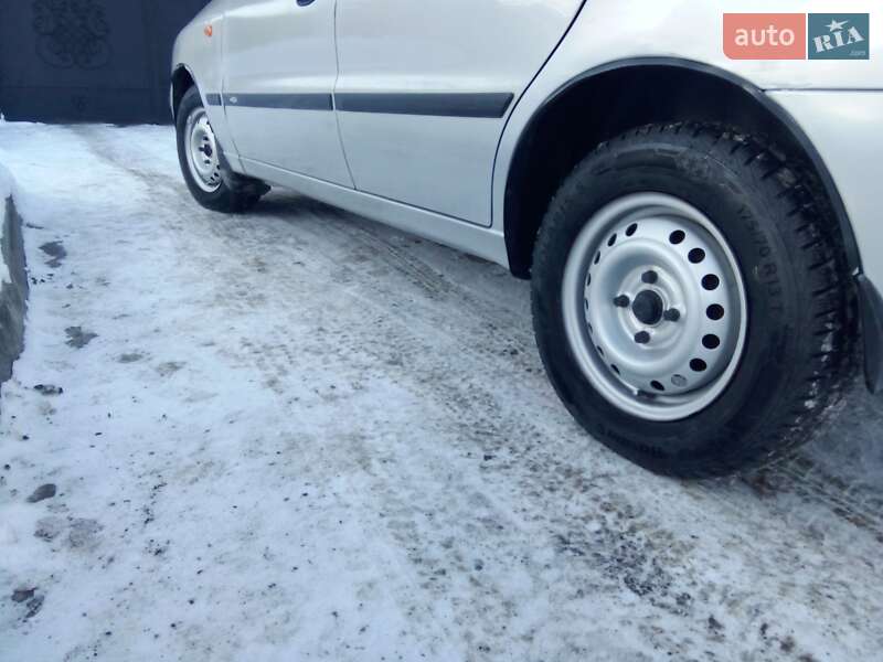 Седан Daewoo Sens 2005 в Вараше