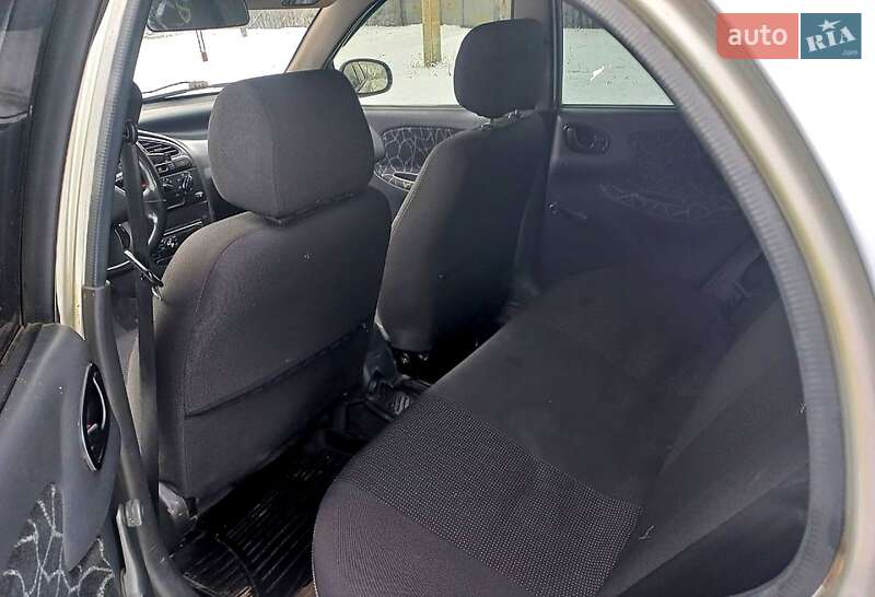 Седан Daewoo Sens 2003 в Андреевке