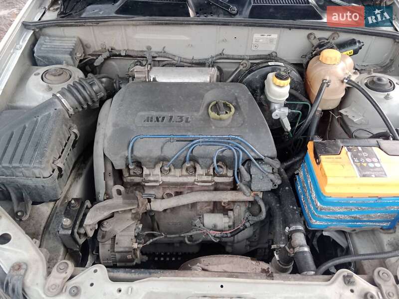 Седан Daewoo Sens 2006 в Ромнах