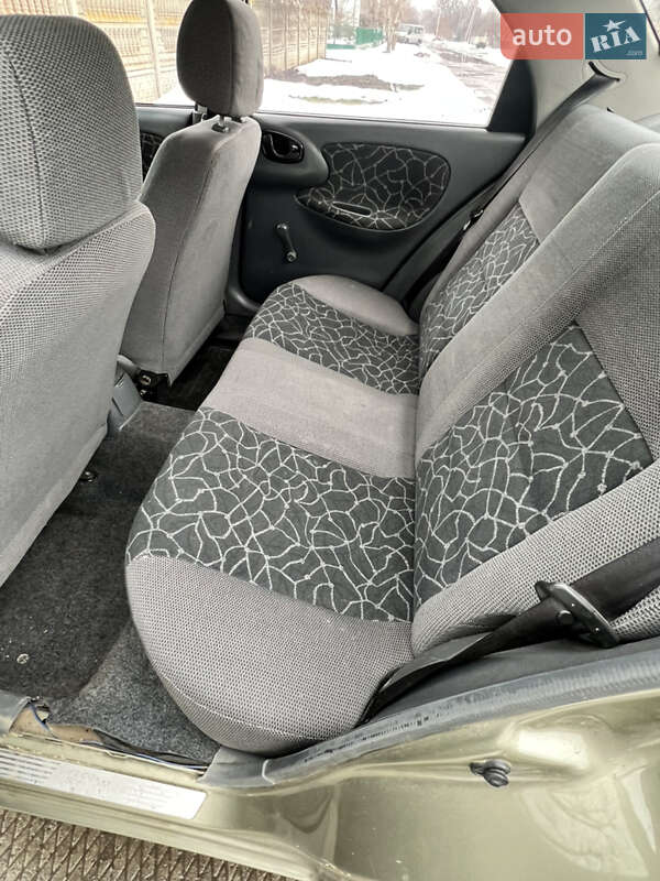 Седан Daewoo Sens 2003 в Умані