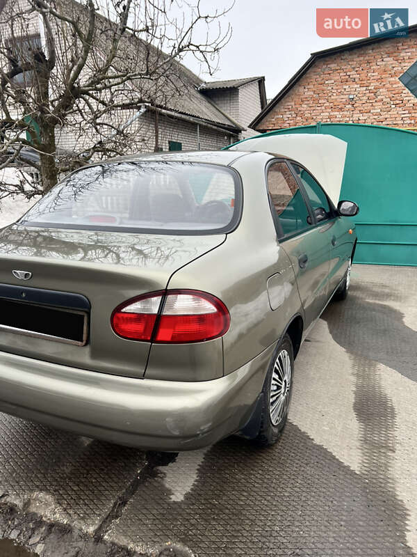 Седан Daewoo Sens 2003 в Умані