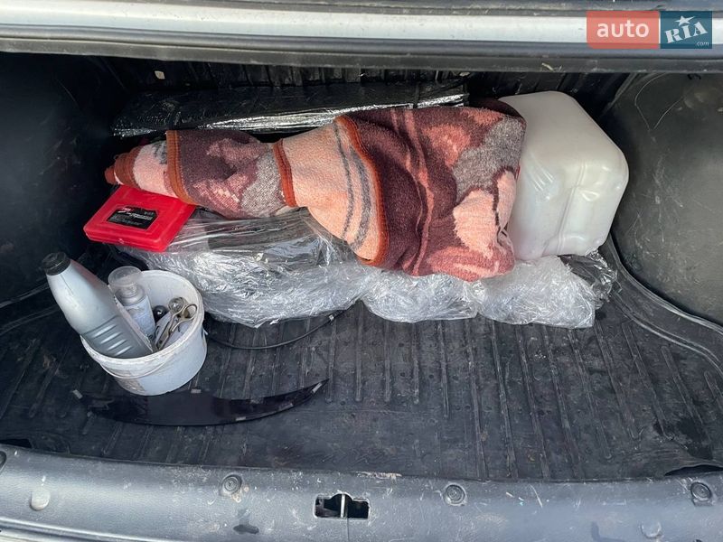 Седан Daewoo Sens 2004 в Новгородці