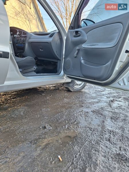 Седан Daewoo Sens 2003 в Богуславе