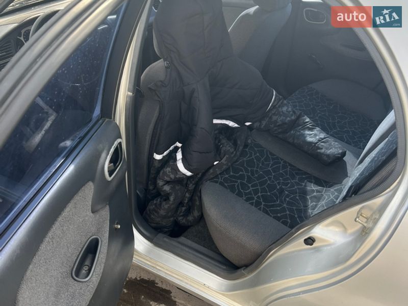 Седан Daewoo Sens 2003 в Горохові