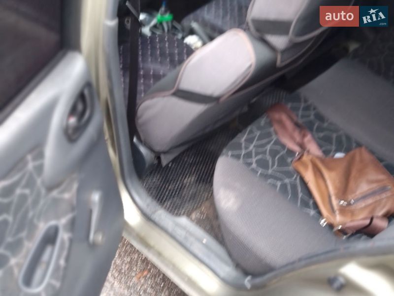 Седан Daewoo Sens 2003 в Черноморске