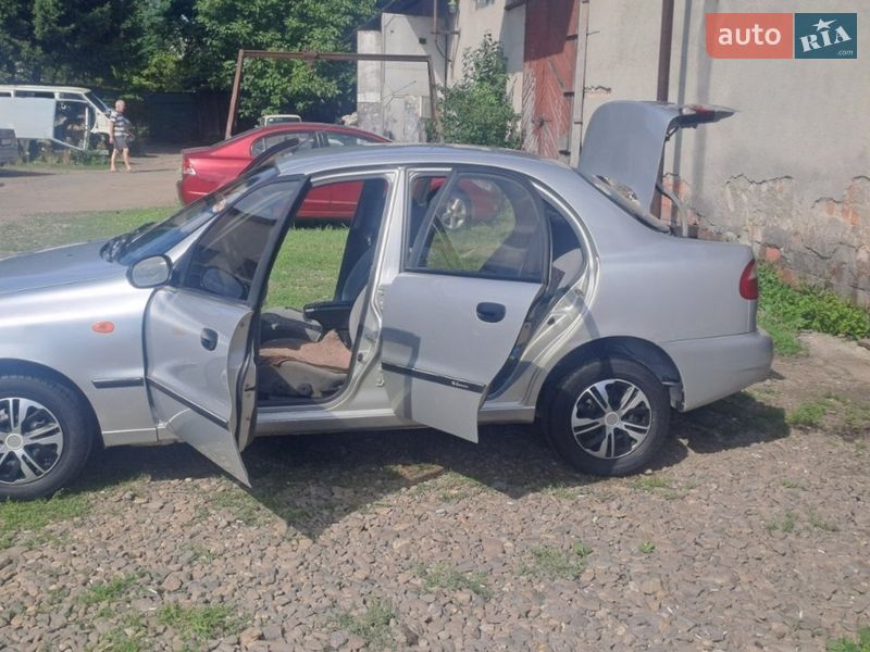 Седан Daewoo Sens 2004 в Хусті