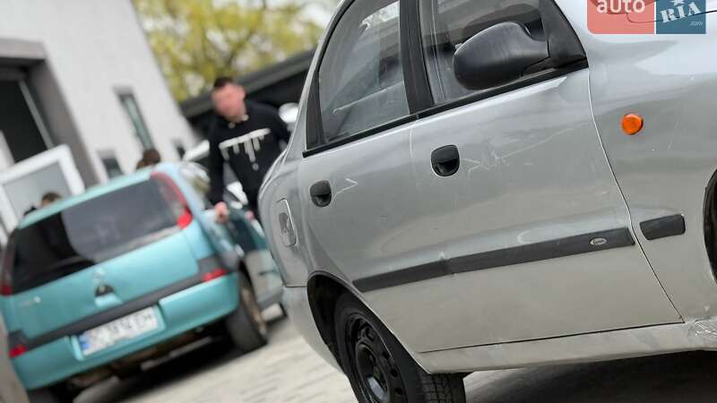 Седан Daewoo Sens 2003 в Дрогобичі